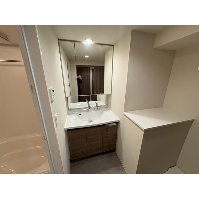 Room image 11