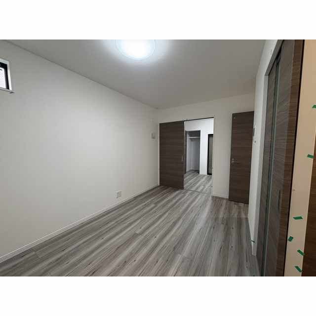 Room image 13