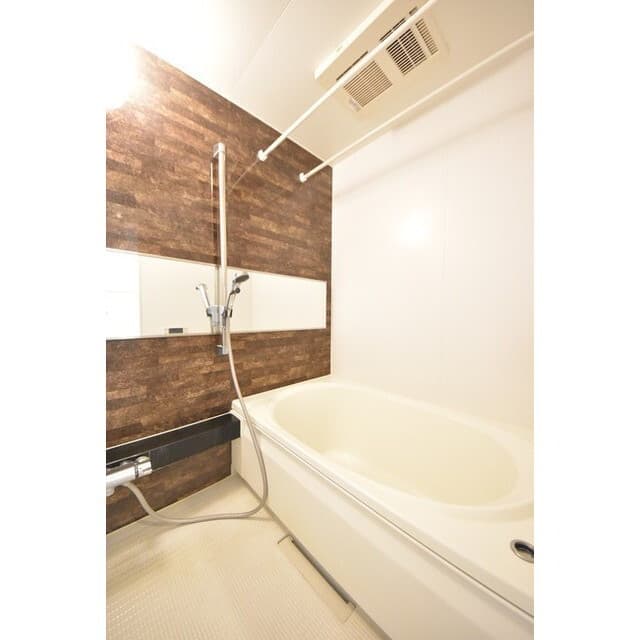Room image 12