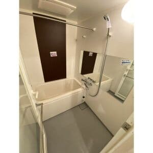 Room image 12