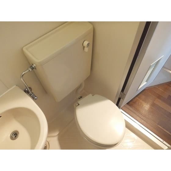 Room image 13
