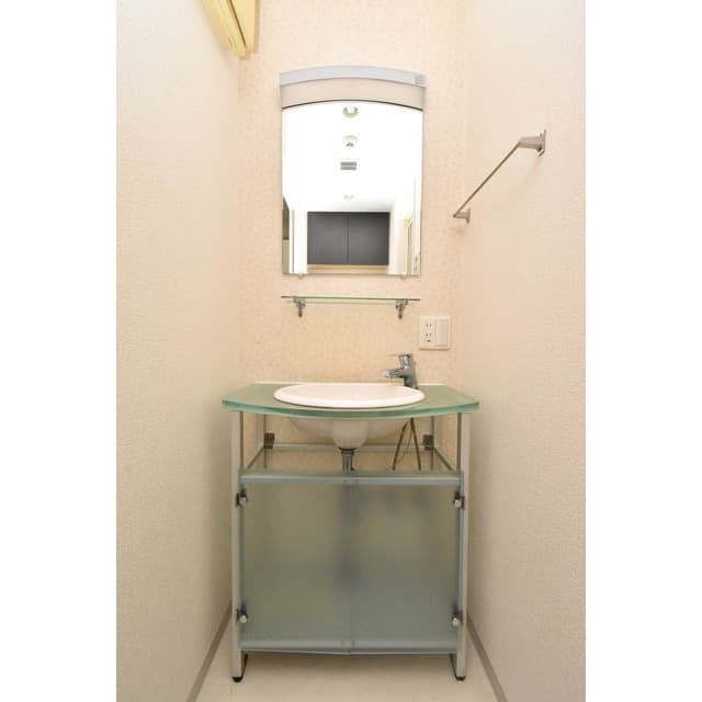 Room image 11