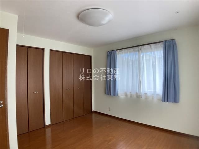 Room image 16