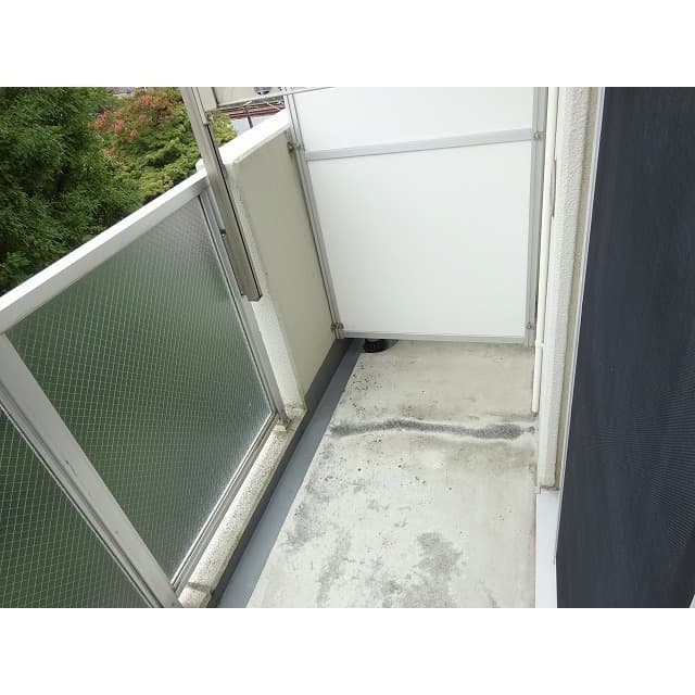 Room image 16