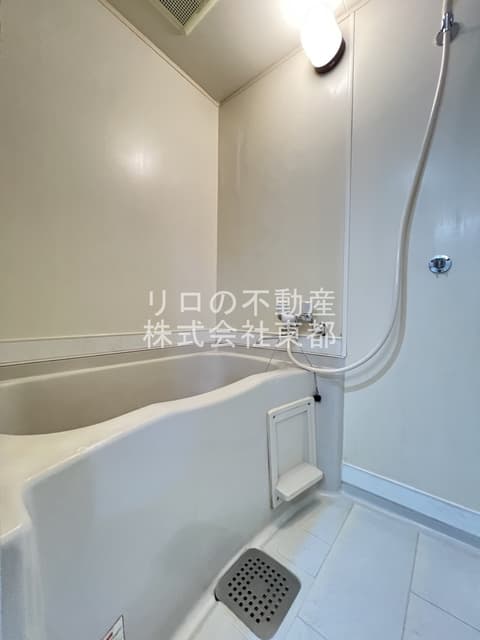 Room image 8