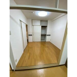 Room image 8