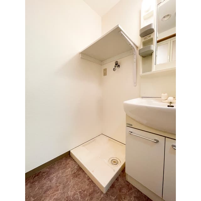 Room image 10