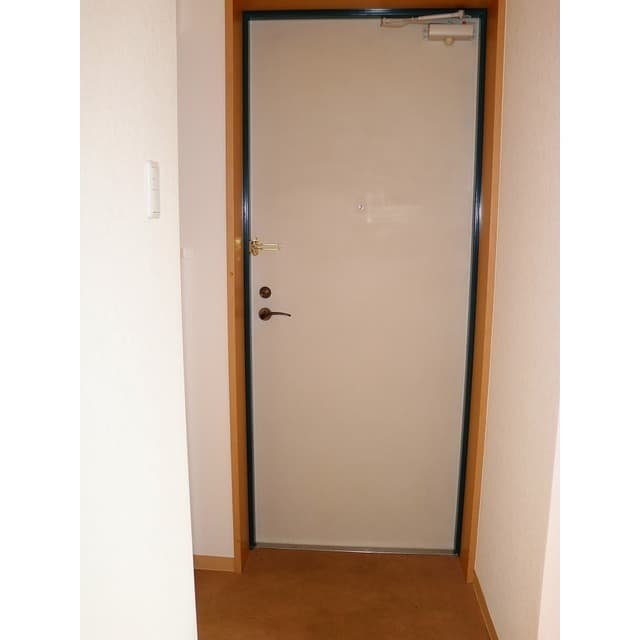 Room image 8