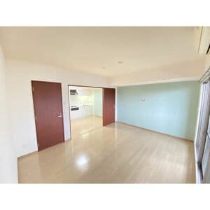 Room image 16