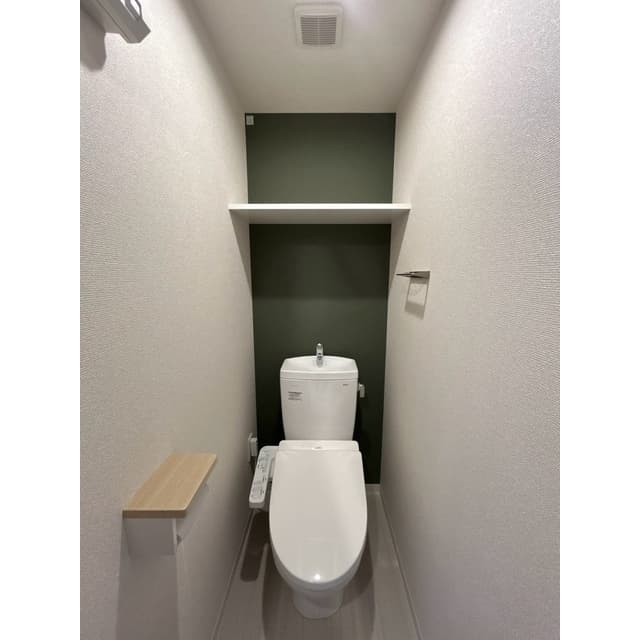 Room image 8