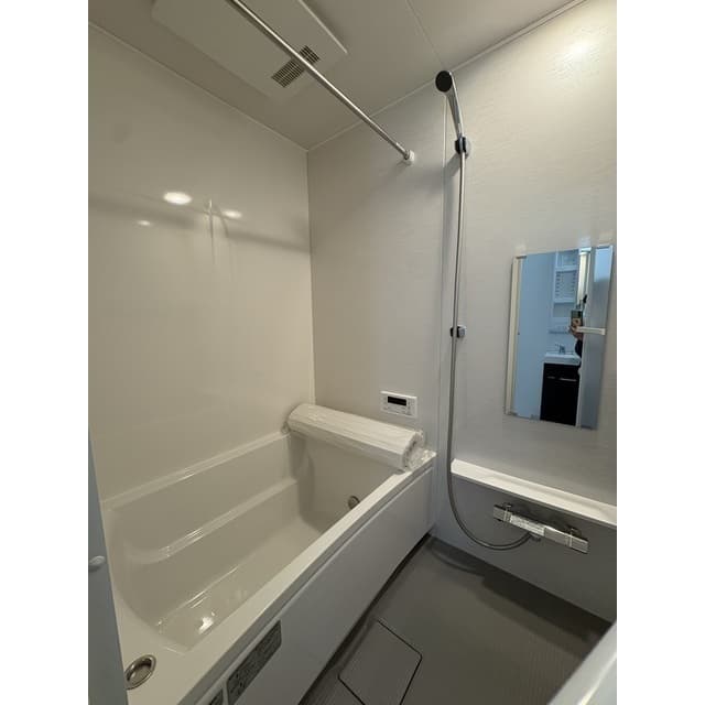 Room image 9