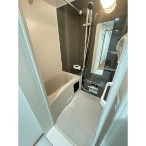 Room image 10