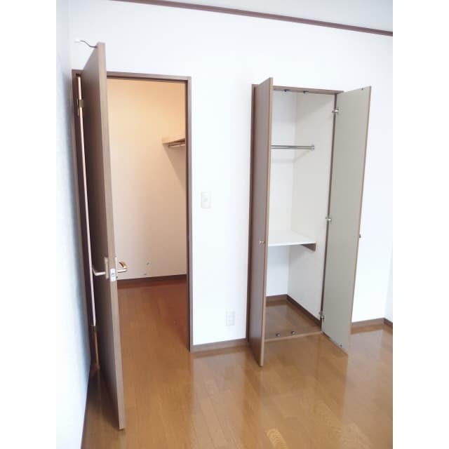 Room image 14
