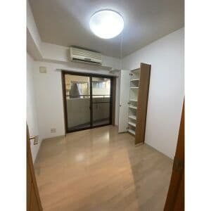 Room image 11