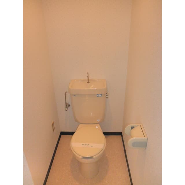 Room image 12