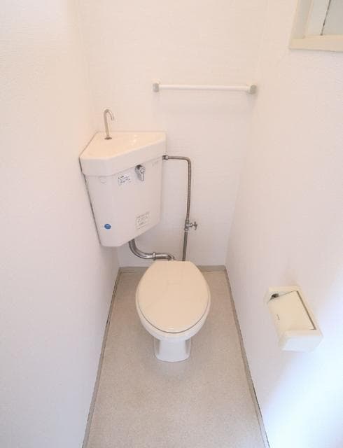 Room image 8