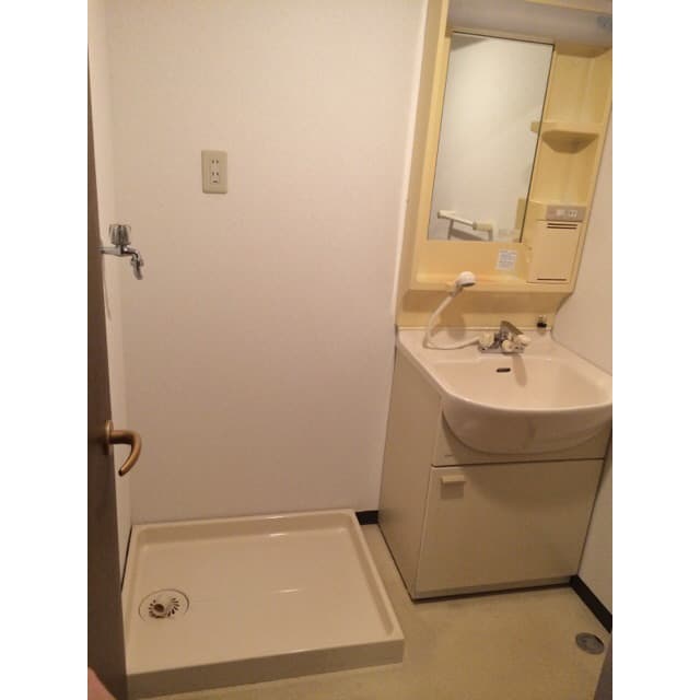 Room image 15