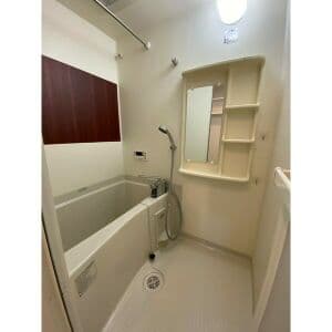 Room image 11