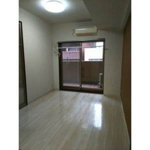 Room image 15