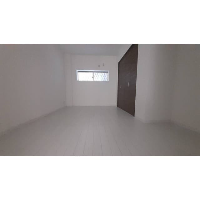 Room image 14