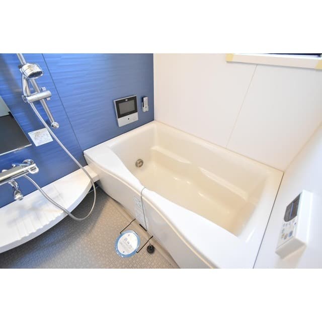 Room image 12