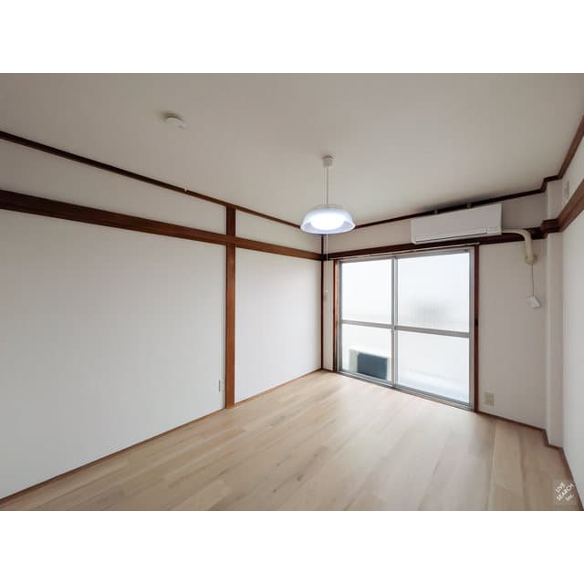 Room image 14