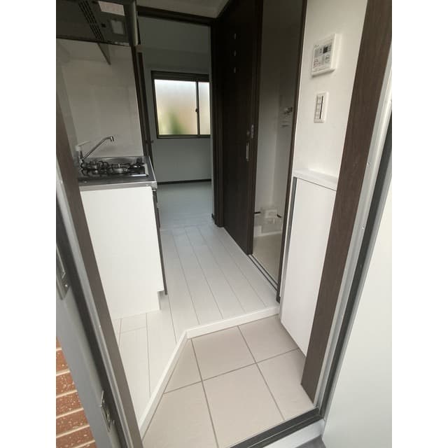 Room image 8