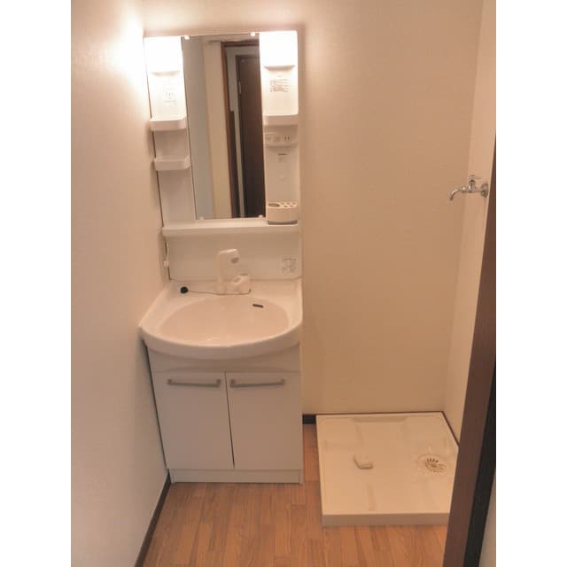 Room image 11