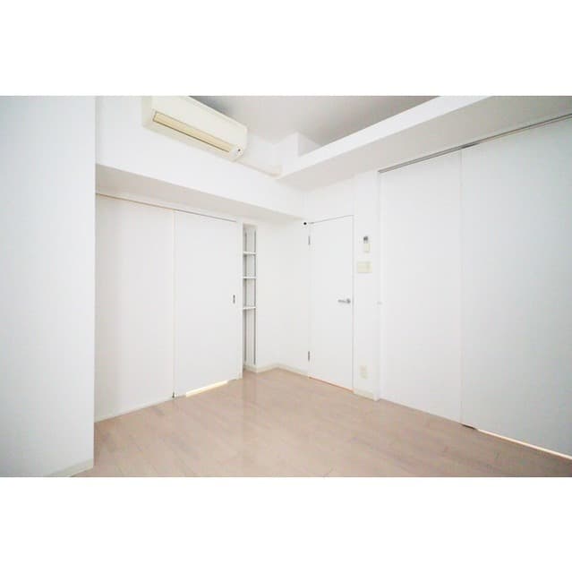Room image 16