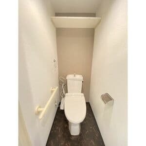 Room image 16