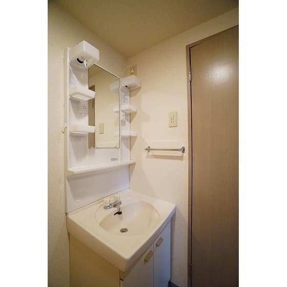 Room image 15