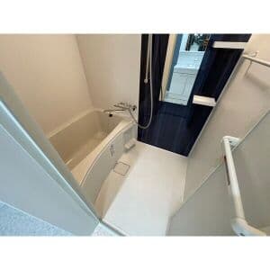 Room image 11