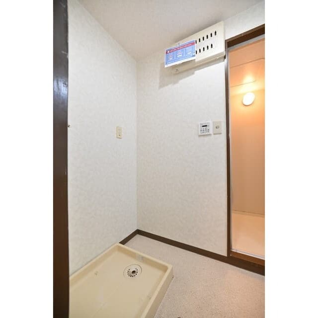 Room image 14