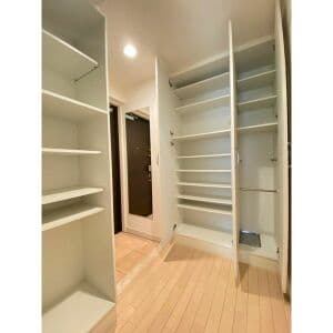 Room image 13