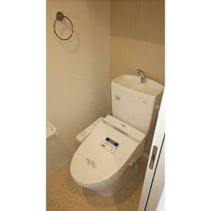 Room image 15