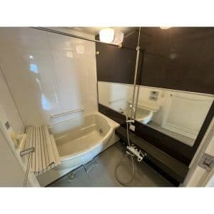 Room image 13