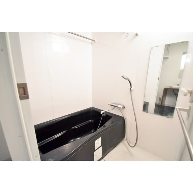 Room image 11