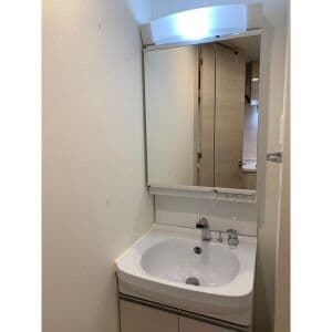 Room image 11