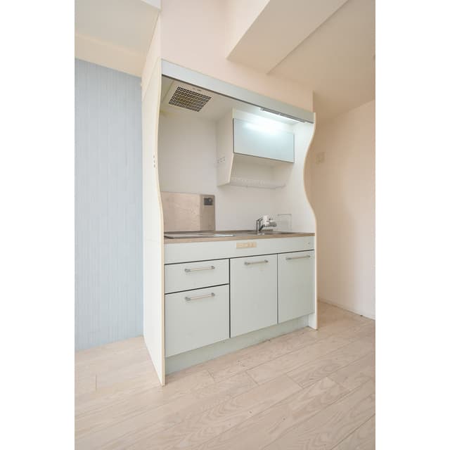 Room image 11