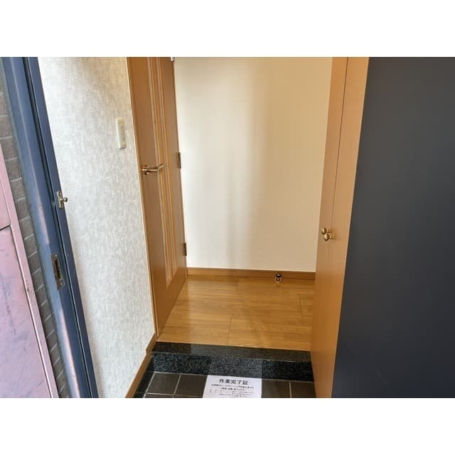 Room image 15