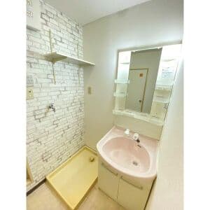 Room image 13