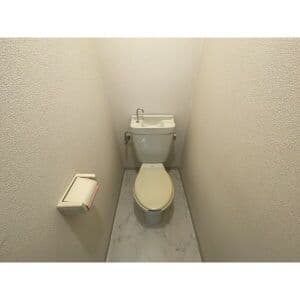 Room image 15