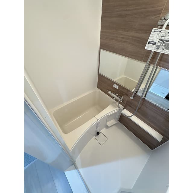 Room image 10