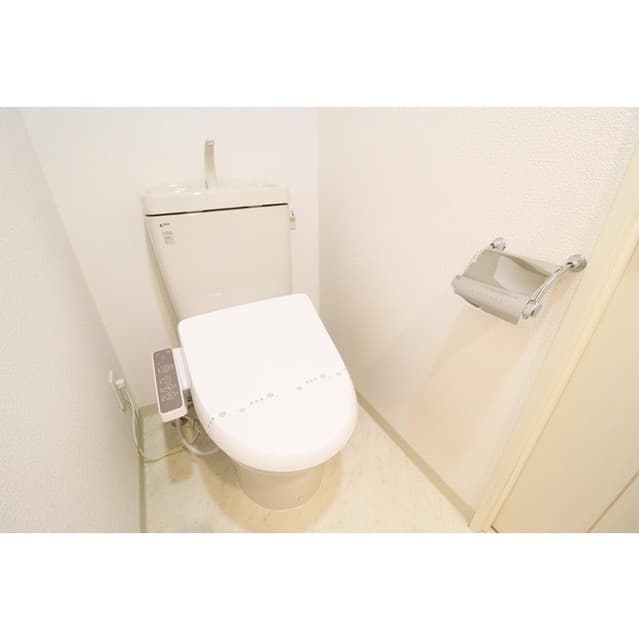 Room image 8