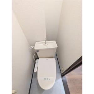 Room image 15