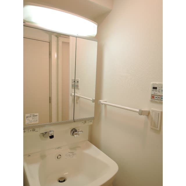 Room image 16
