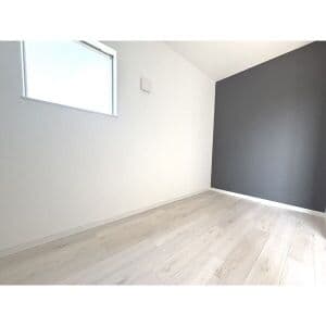 Room image 15