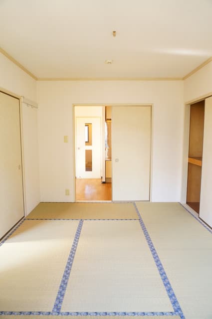 Room image 15