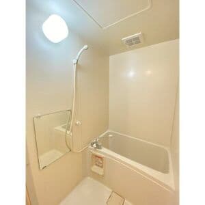 Room image 12
