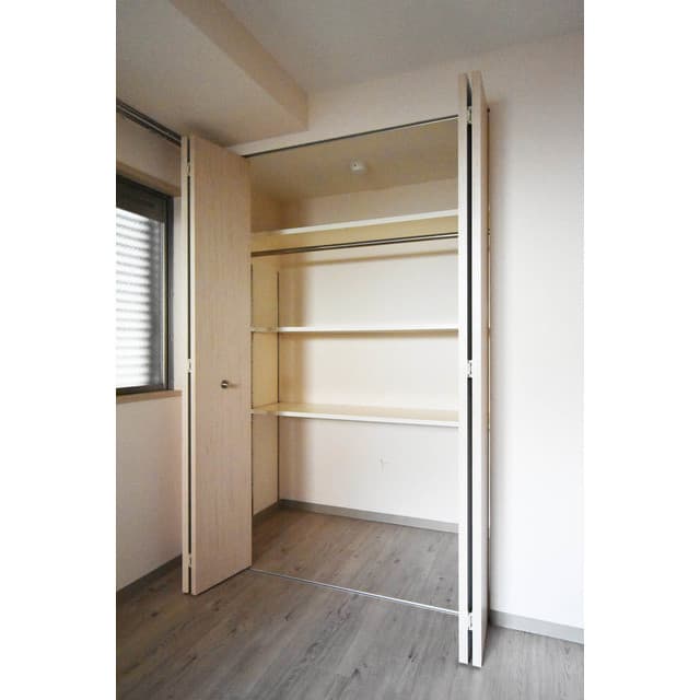 Room image 12